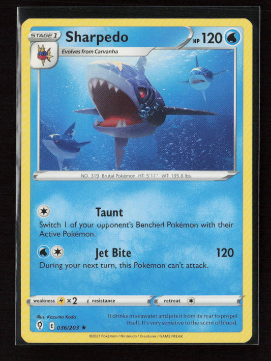 Sharpedo Rare SWSH07: Evolving Skies 036/203 LP