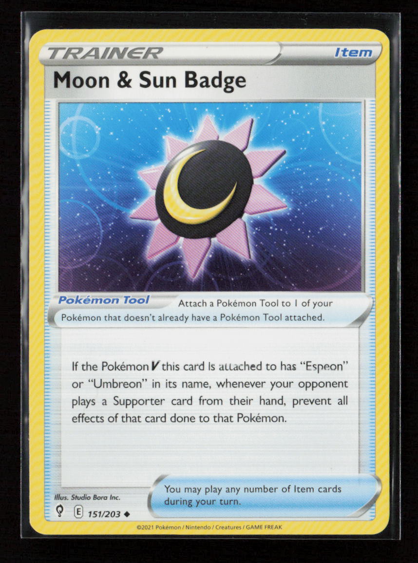 Moon & Sun Badge Uncommon SWSH07: Evolving Skies 151/203 LP
