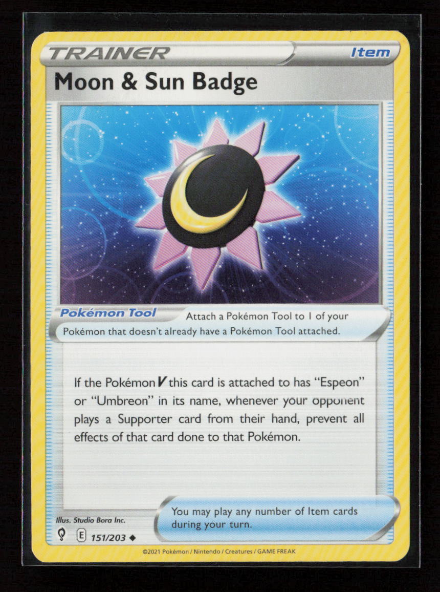 Moon & Sun Badge Uncommon SWSH07: Evolving Skies 151/203 LP