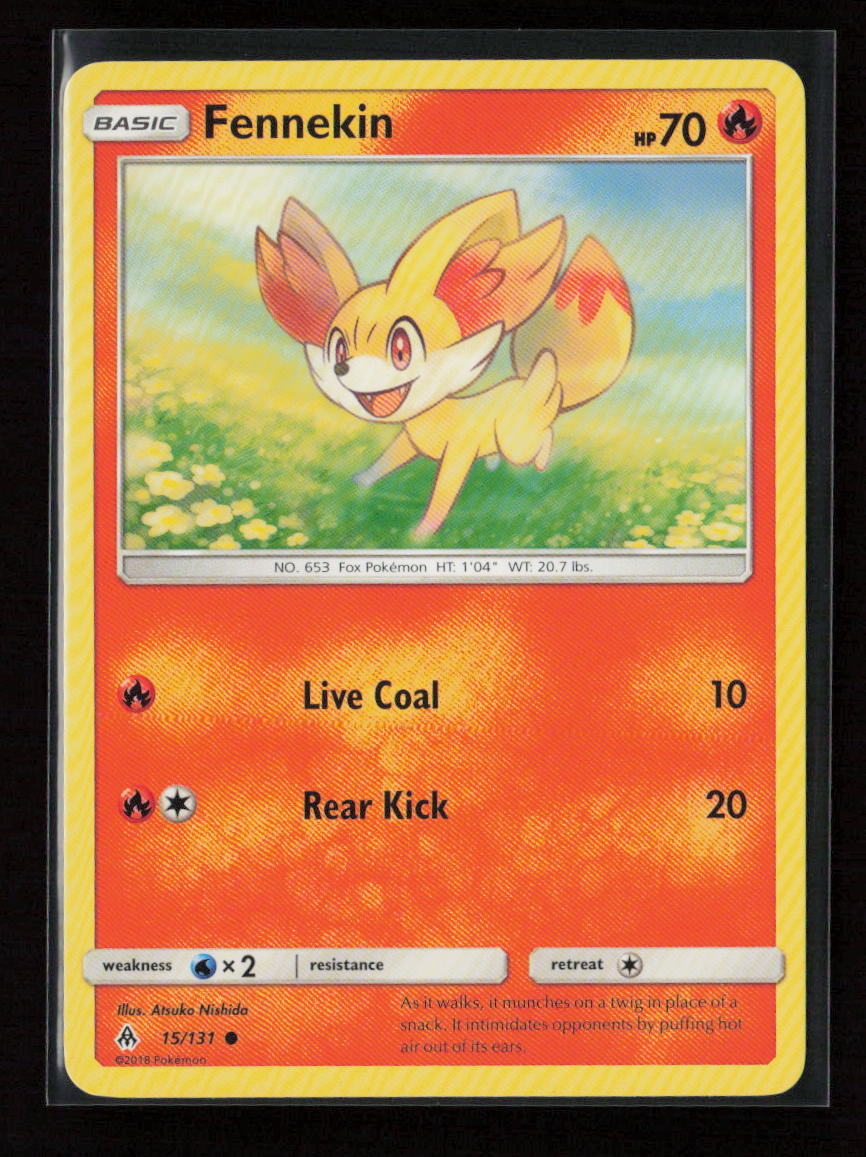 Fennekin (15) Common SM - Forbidden Light 15/131 LP